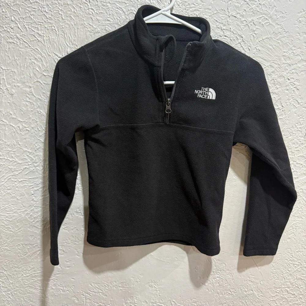 The North Face Black Pullover Fleece Sweater Jacket. Boy’s XS 6.
